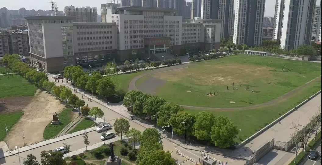 武汉理工新生攻略,武汉理工大学体育馆