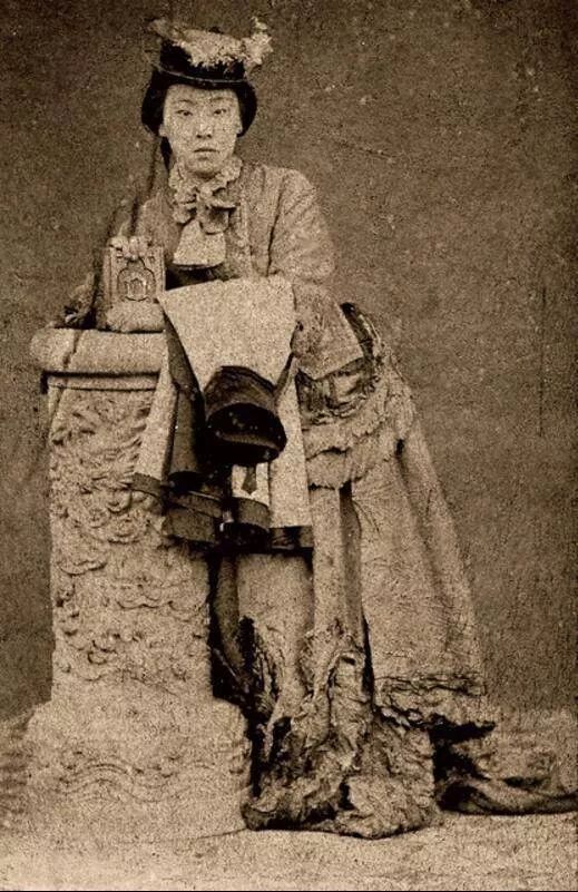 日本首相一年工资,日本首相的工资以及补贴