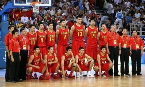 中国男篮耻辱出局的背后：体育被资本裹挟，球员沦为赚钱机器