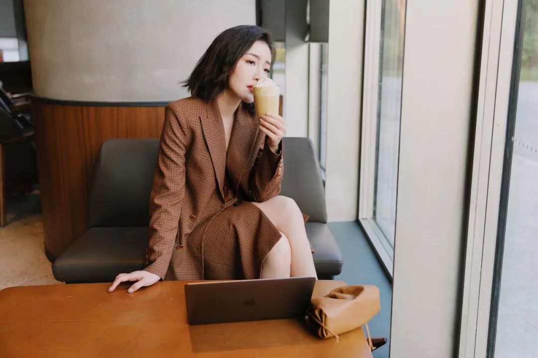 秋季灵感碰瓷-今年没有一件这样的「南瓜色」单品，都不算秋天