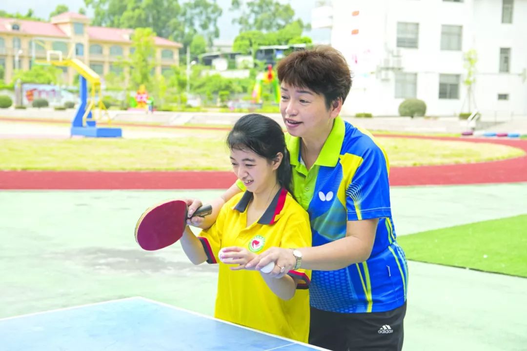 漳浦县特殊教育学校李丽娇,特殊教育最美教师简介