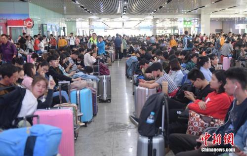 国庆返程火车票什么时候开售,中秋国庆假期火车票抢票时间定了