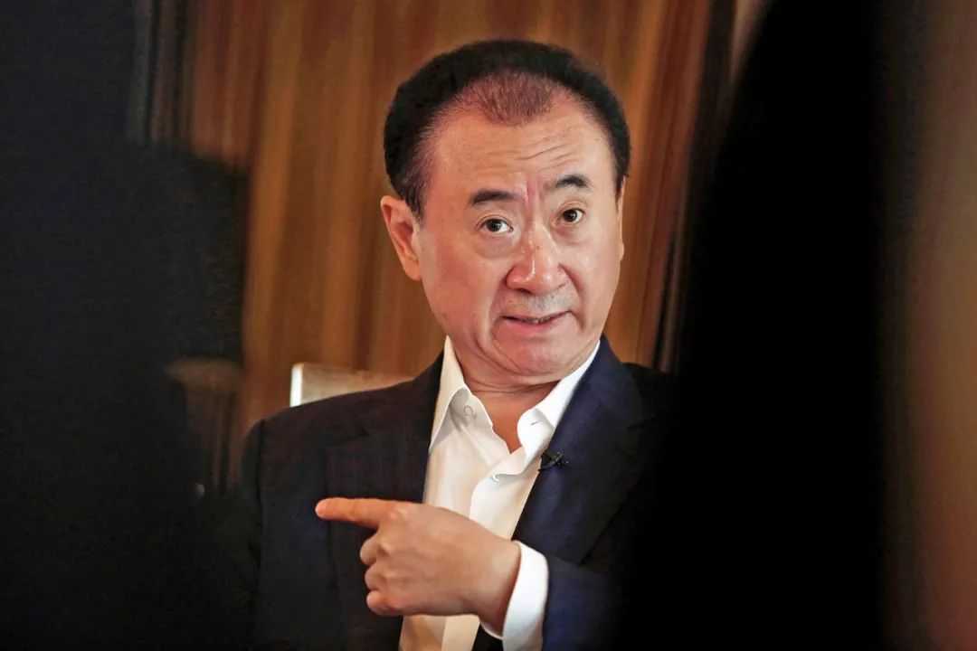 王健林投资足球花了多少钱,王健林宣布20年后重拾足球梦