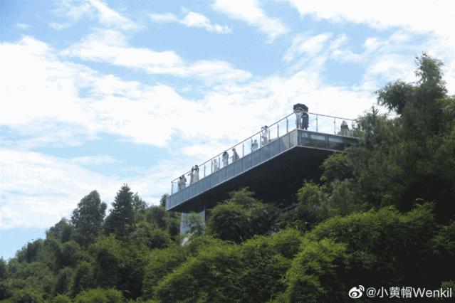 成都有没有玻璃栈道景点,成都最长的玻璃栈道