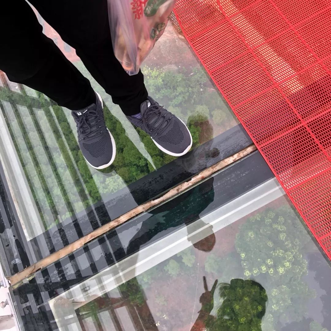 成都有没有玻璃栈道景点,成都最长的玻璃栈道