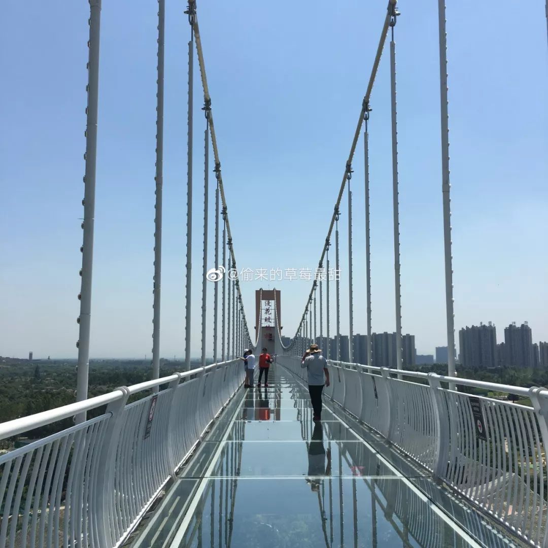 成都有没有玻璃栈道景点,成都最长的玻璃栈道