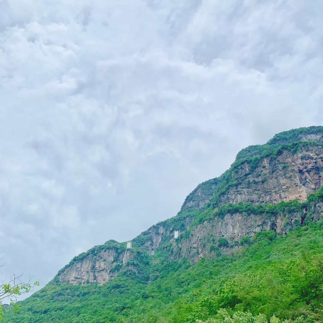 成都有没有玻璃栈道景点,成都最长的玻璃栈道