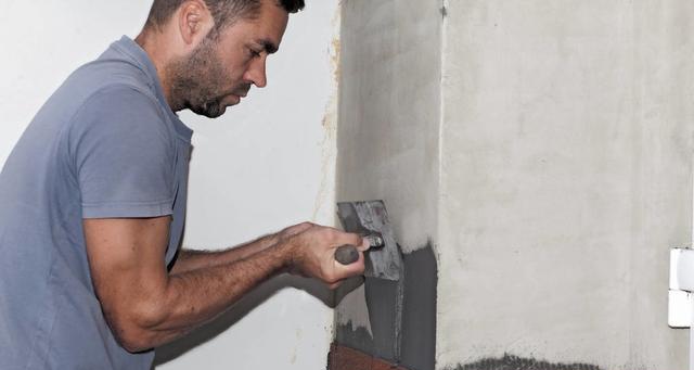 外墙渗水内墙修补行不行,土建施工飘窗渗水到内墙怎么堵漏