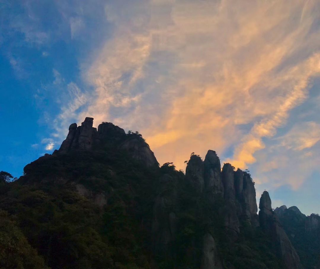 “三清赏明月，天涯共此时”，三清山女神邀你共度月圆之夜！