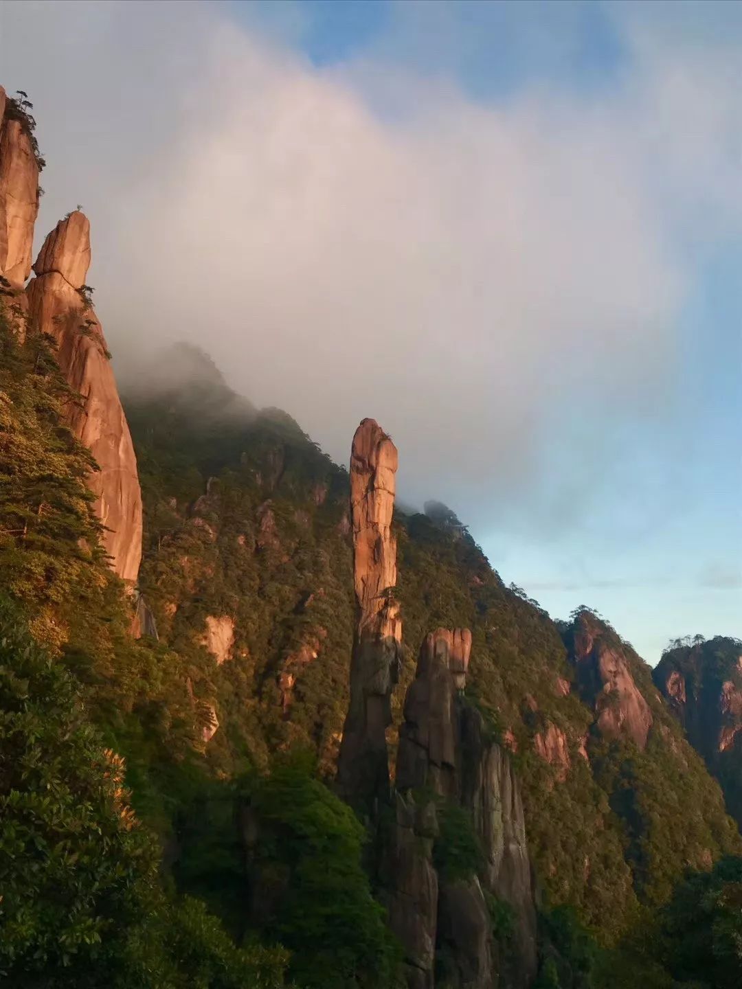 “三清赏明月，天涯共此时”，三清山女神邀你共度月圆之夜！