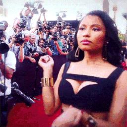 美国女明星杀人犯,女明星和杀人犯对视