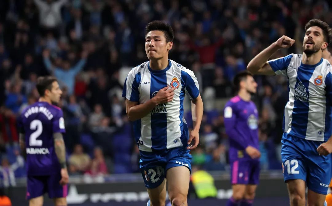 西班牙人评价武磊视频,西班牙人采访武磊