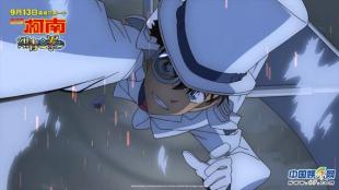 名侦探柯南怪盗基德和柯南对战,柯南踢球京极真救下怪盗基德