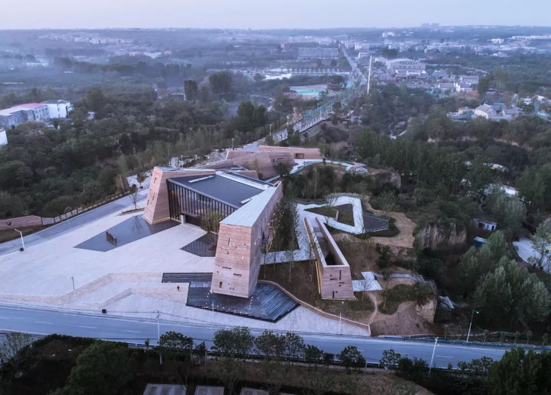 閮戝窞寤轰笟瓒崇悆灏忛晣娓稿涓績,閮戝窞寤轰笟瓒崇悆灏忛晣涓績