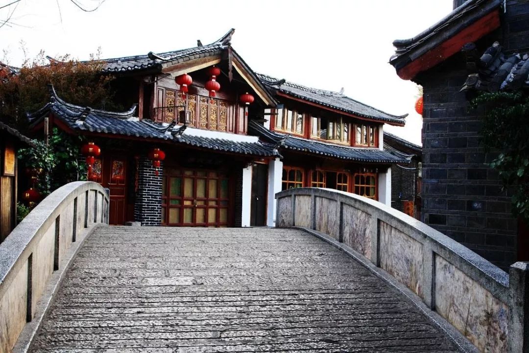 来丽江如何住宿便宜,来丽江游玩怎么住宿划算