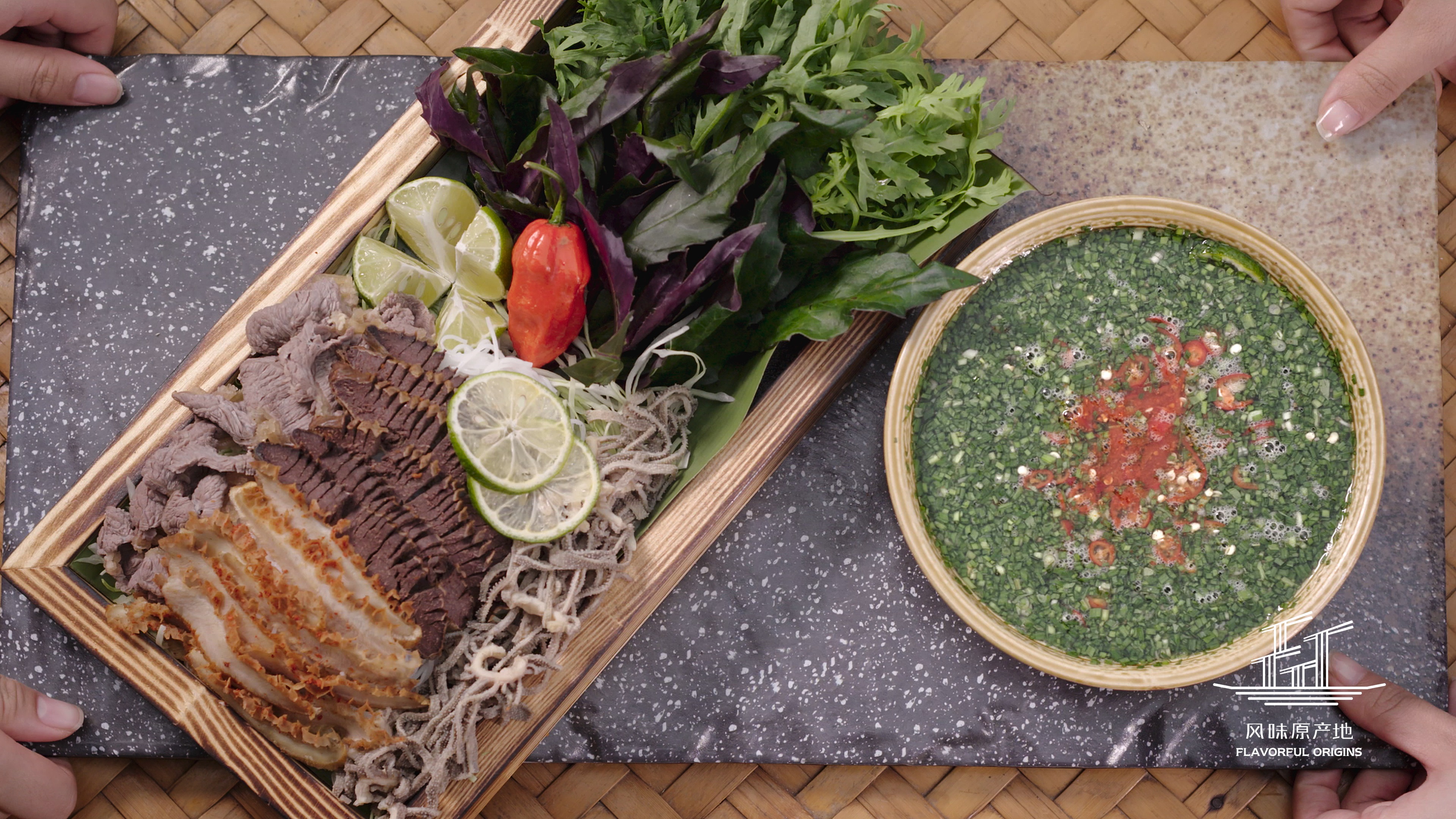 什么牌子的鲜花饼好吃最正宗,正宗鲜花饼的产地