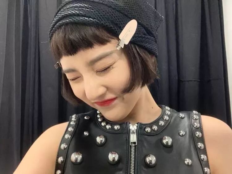 杨幂带货新成就,杨幂被称之为带货王