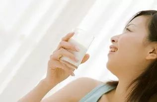 如何选择一款安全放心的牛奶,了解一下纯牛奶的挑选