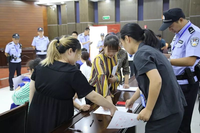 一粒减肥胶囊成本不到一毛,一粒药成本仅几毛