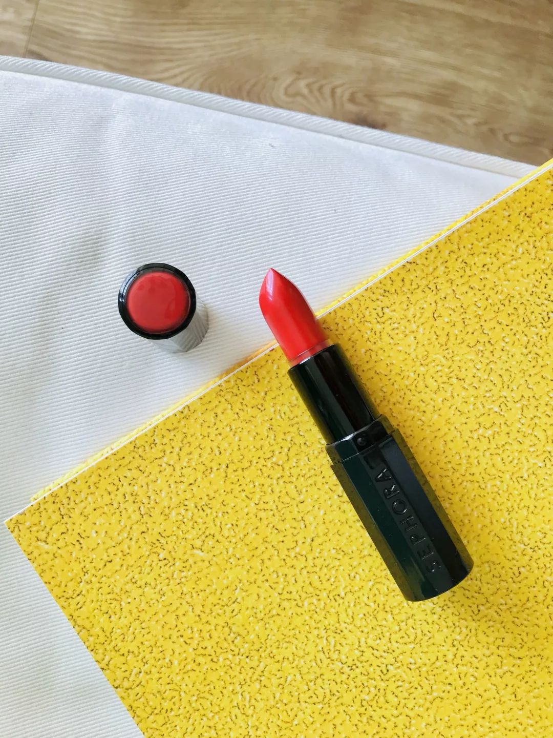 为祖国涂上喜欢的颜色,为青春涂抹美丽的中国红