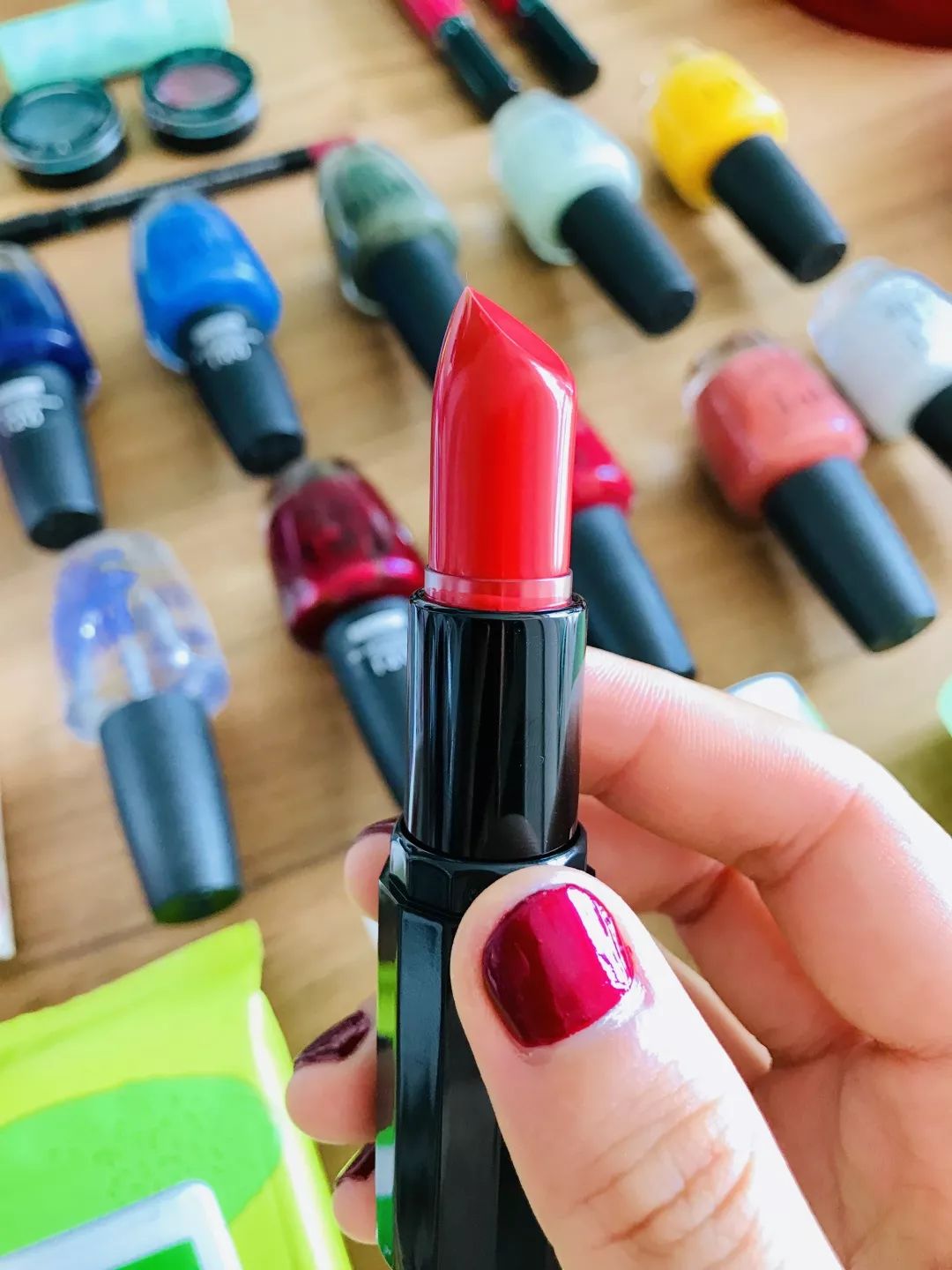 为祖国涂上喜欢的颜色,为青春涂抹美丽的中国红