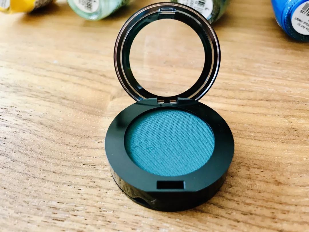 为祖国涂上喜欢的颜色,为青春涂抹美丽的中国红