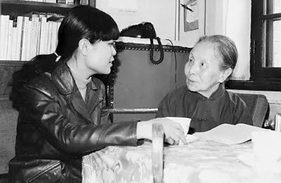 红衬衫古着风,街上为什么会流行红衬衫