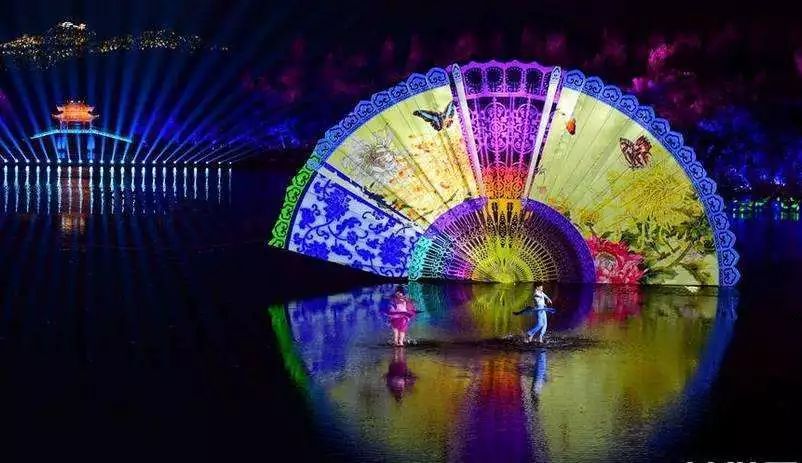 广西柳州夜空灯光秀,柳州大型烟花秀