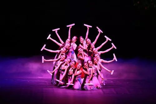 广西柳州夜空灯光秀,柳州大型烟花秀