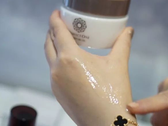 热卖500瓶的面霜专治断崖式变老,超级温和的修护面霜