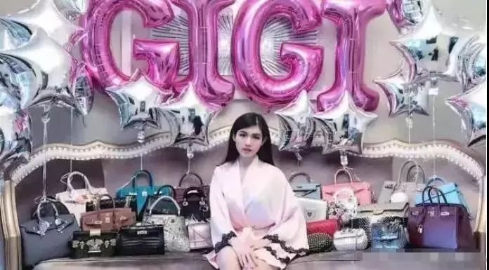 “那个总在朋友圈炫富的女孩，昨晚自杀了”