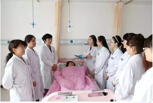 「名医专家」远离妇科炎症让女人如花绽放妇一科主任关郁