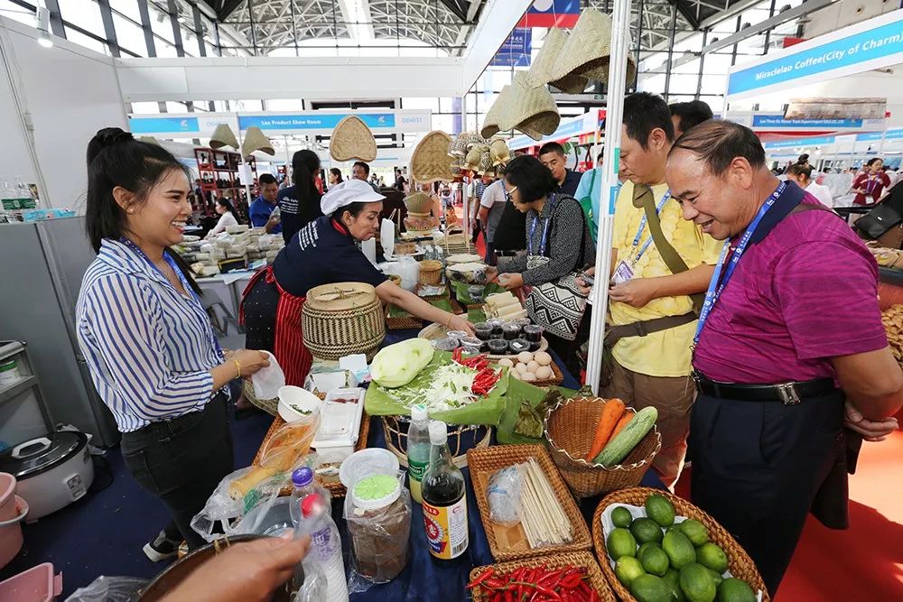 看！好多小姐姐小哥哥在东盟“魅力之城”欢歌热舞！还有开放日最全攻略哦