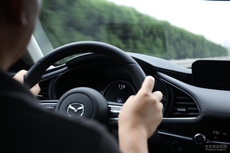 次世代mazda3昂克赛拉荣膺双3强,马自达3axela昂克赛拉参数