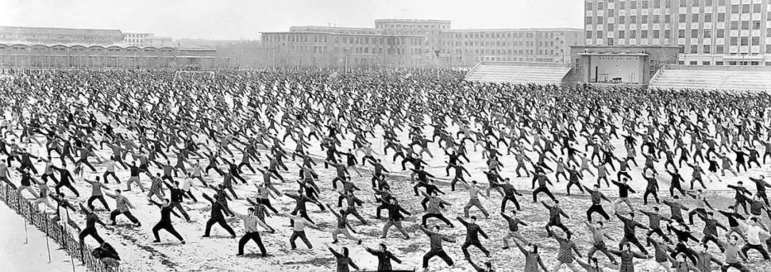 把体育荣耀写在共和国的旗帜上——回望新中国体育70年