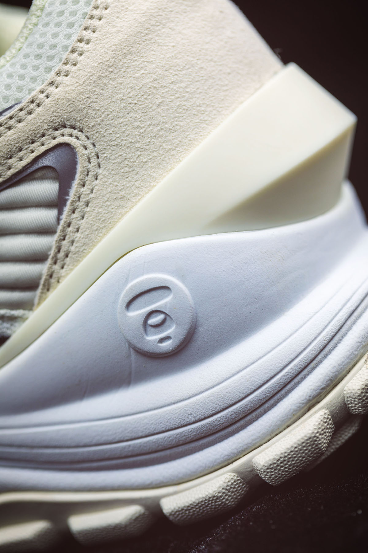 现在上街穿1W的鞋都撞鞋！「鞋圈黑马」才是你的救世主