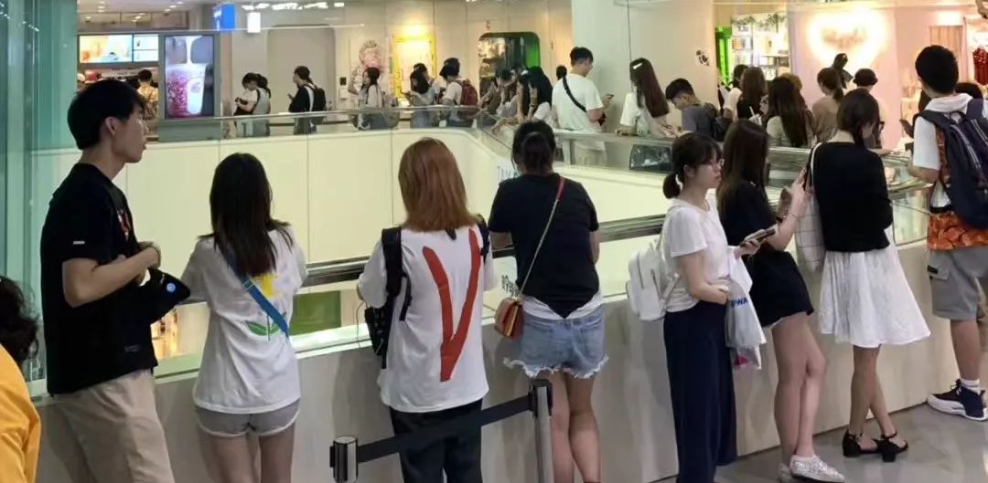 周杰伦奶茶店奶茶多少钱,排队排的特别长的奶茶叫什么