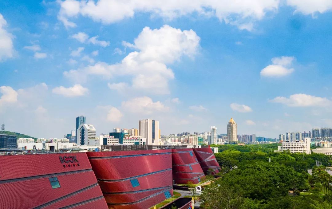 我与祖国共成长丨与龙岗合影，祝福我们亲爱的阿中哥~