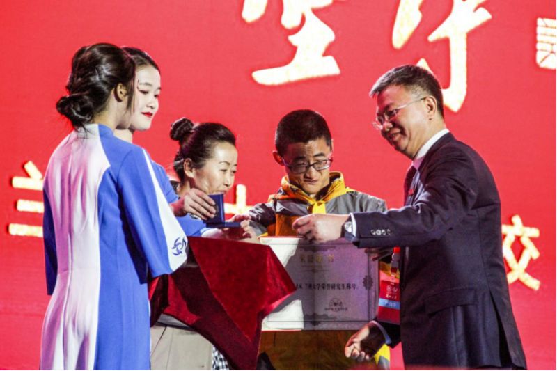 脑瘫学生19岁在兰州大学旁听,兰州大学脑瘫学霸考研