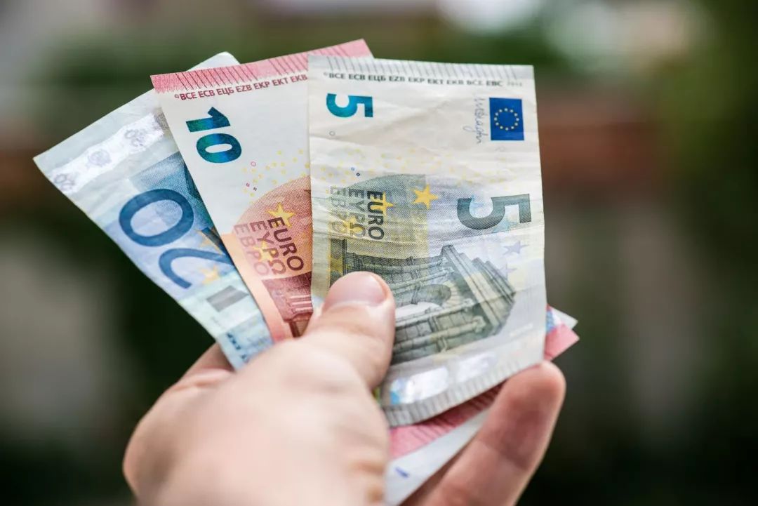 在国外过海关要小费怎么办,为什么海关只向中国人索要小费