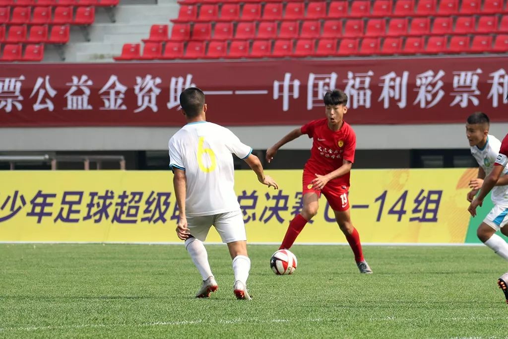 「青超总决赛U14组」棠外4-0轻取亚泰，苏宁一队4-1击败鲁能