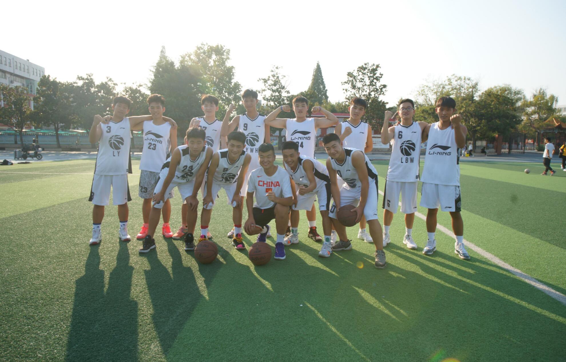 大鹏一日同风起扶摇直上九万里——记信阳市一高篮球特长生熊子鑫