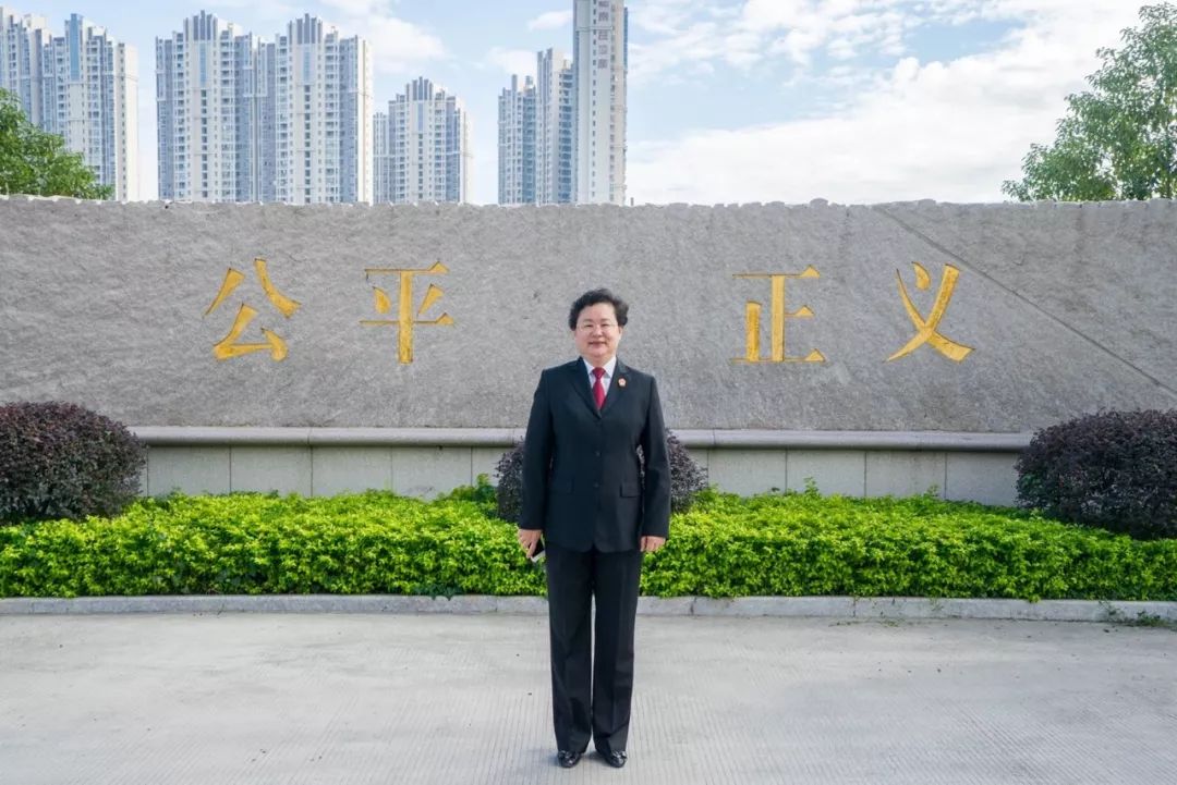 【壮丽70年，巾帼绽风采】龚丽群：不忘初心、笃定前行，当一名堂堂正正的人民法官