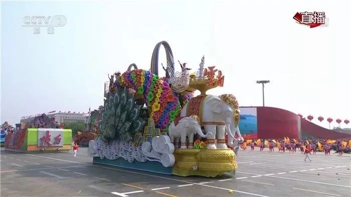 国庆七彩云南彩车,2019年国庆彩车寓意