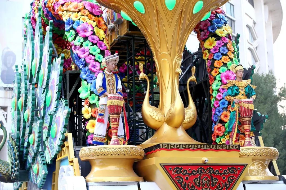 国庆七彩云南彩车,2019年国庆彩车寓意