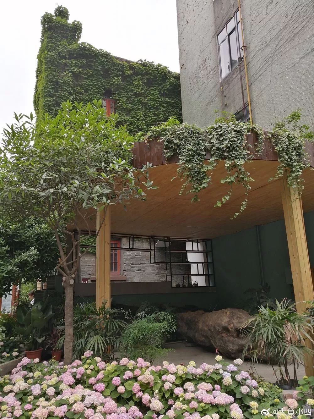 成都机车厂,成都工业学院变身国潮打卡地