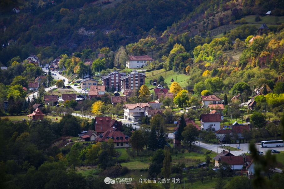 秋色中的塞尔维亚难忘的天然画廊