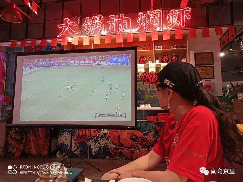 羊城飘逸着最傲娇的色彩——中国红，要的就是这个味儿