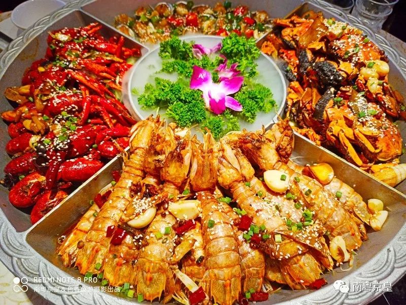 羊城飘逸着最傲娇的色彩——中国红，要的就是这个味儿