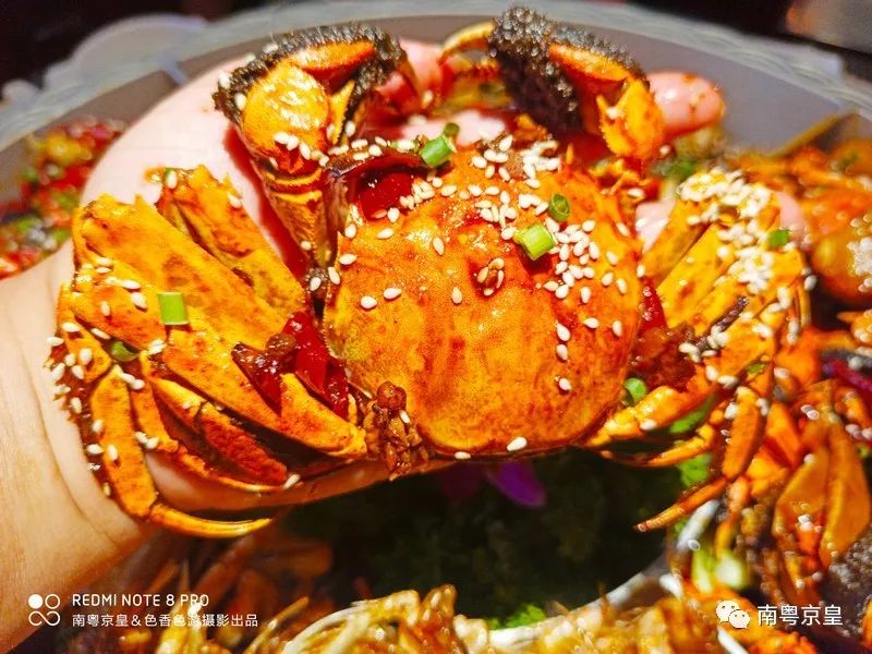 羊城飘逸着最傲娇的色彩——中国红，要的就是这个味儿